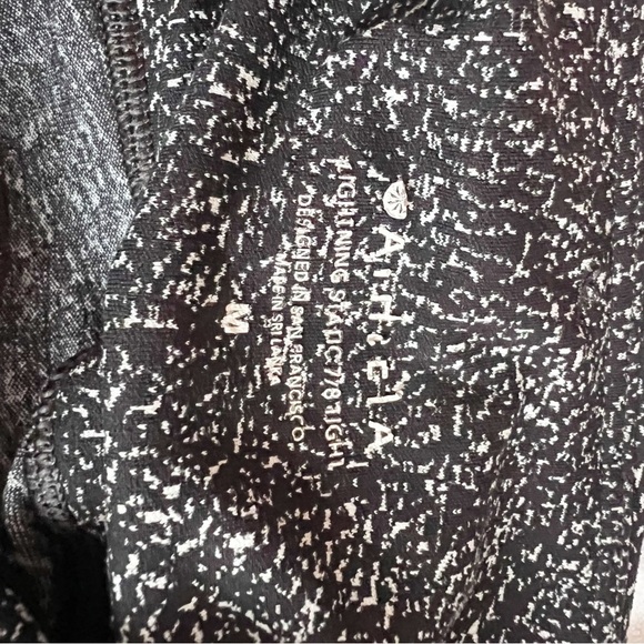 Athleta Lightning Static 7/8 Tight Yoga Fitness Pant #511146 Size Medium Black - Picture 9 of 11